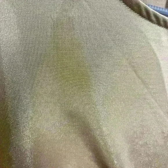 Stretchy crop  top - Picture 2 of 2